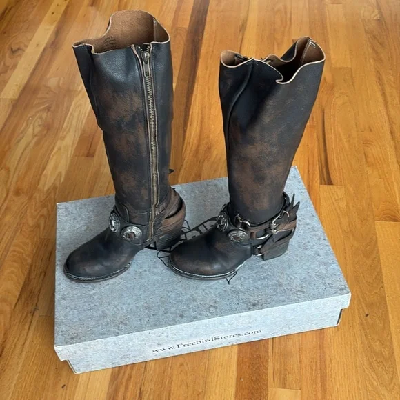 Freebird Casper 
Rare and retired design! - Picture 3 of 8